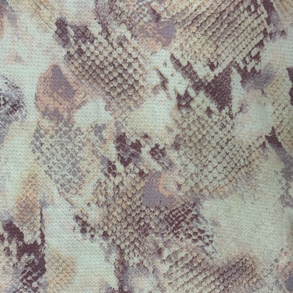 NWT BAR III Long Sleeve Paneled Knit Top in Blush Pink/Snake (Lotus Combo), XL - Picture 4 of 4